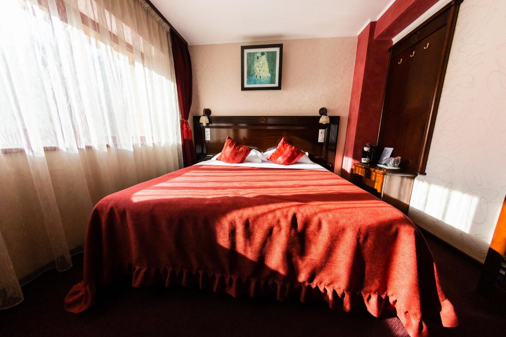 Daily Plaza Hotel Сучава Екстер'єр фото