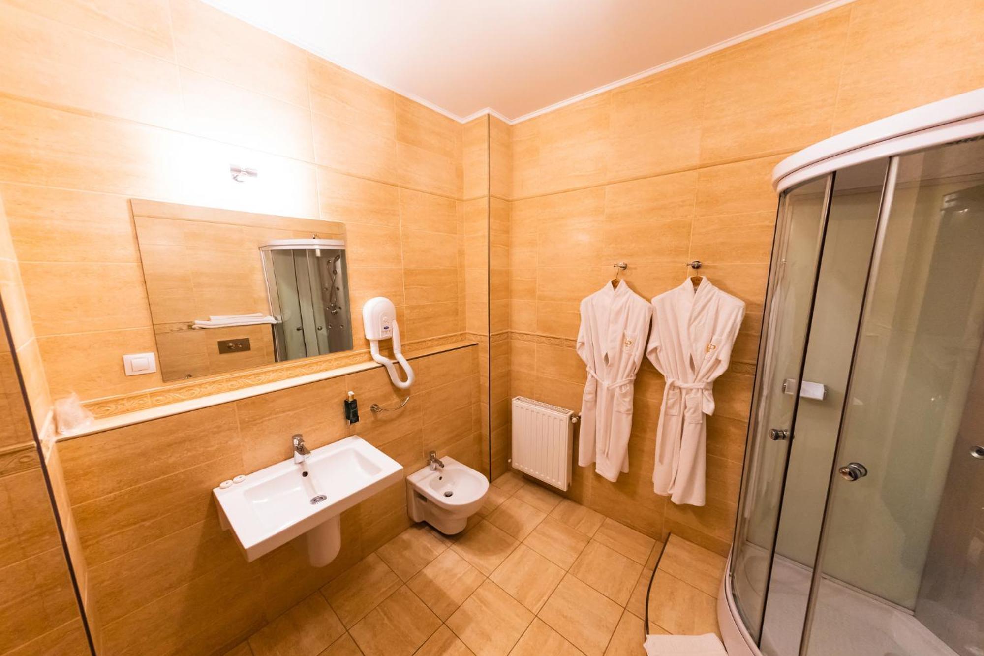 Daily Plaza Hotel Сучава Екстер'єр фото
